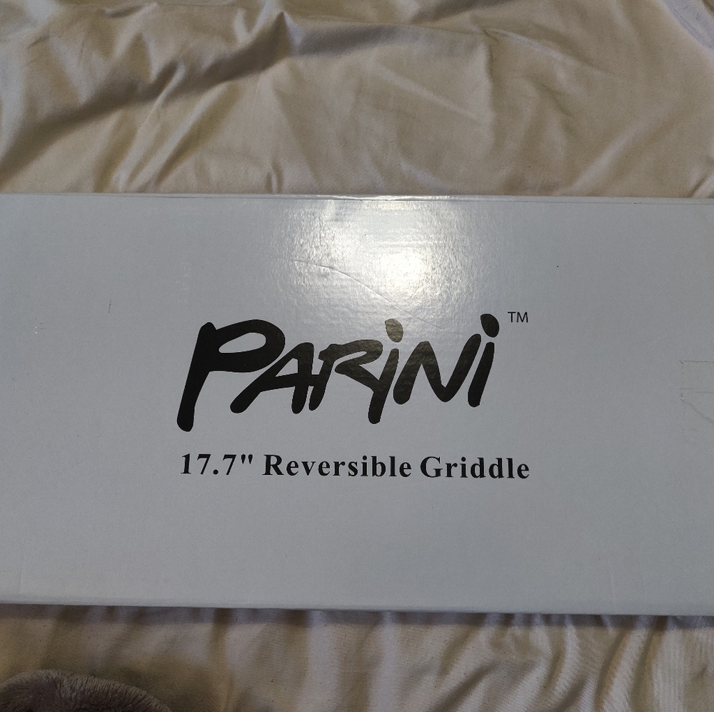 Pre-Seasoned Cast Iron 17.7" Reversible Griddle